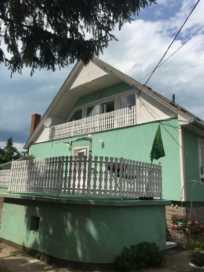 Rozsavoelgy Apartman Balatonlelle Eksteriør bilde